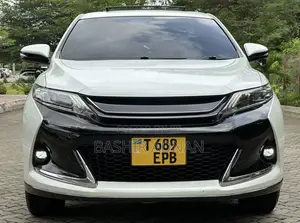 Toyota Harrier 2.0 2015 White