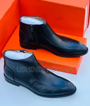 Brand: Clarks Boots Sizes: 39_45 Bei: 140,000 TSH (Rejareja / Pair)