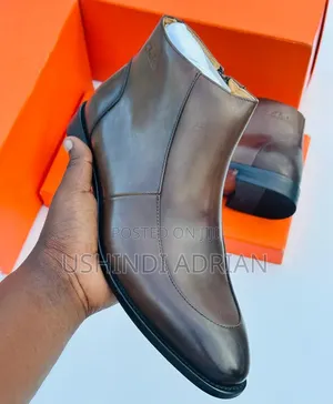 Brand: Clarks Boots Sizes: 39_45 Bei: 140,000 TSH (Rejareja / Pair)