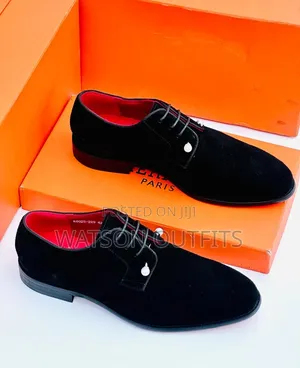 Men's Leather Shoes Black Coloured Smoothly Designed