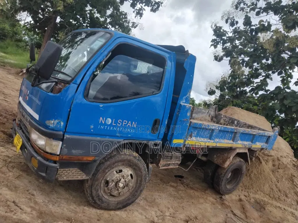 Mitsubishi Canter Tipper