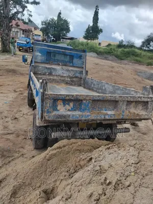 Mitsubishi Canter Tipper