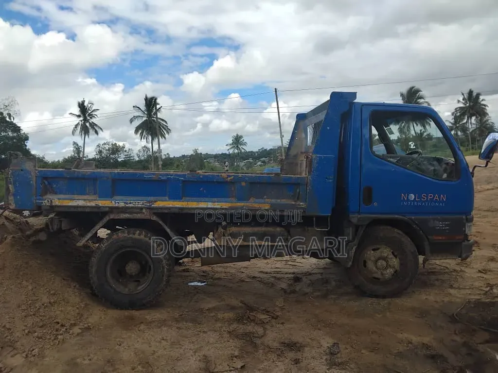 Mitsubishi Canter Tipper