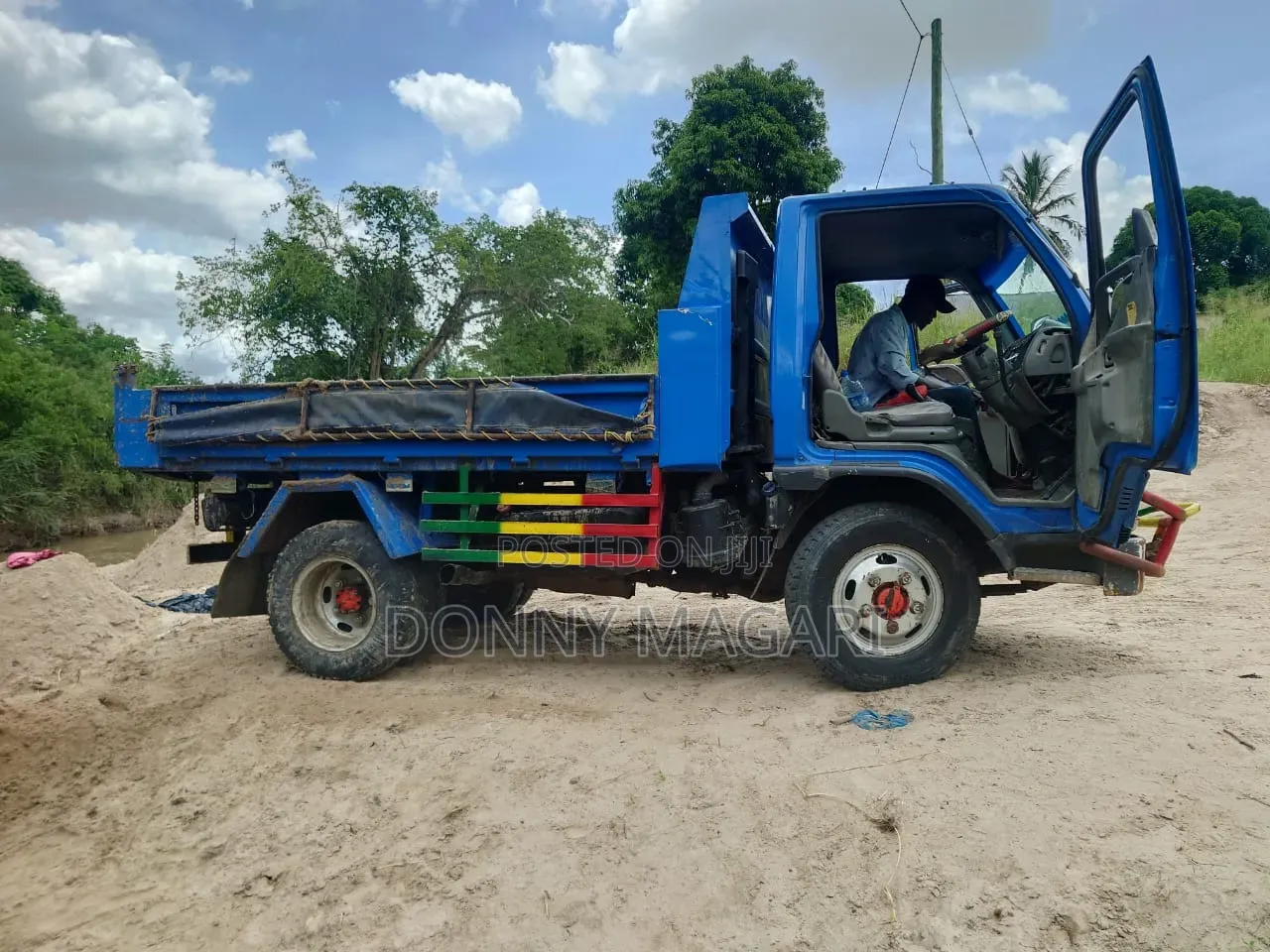 Mitsubishi Canter Tipper