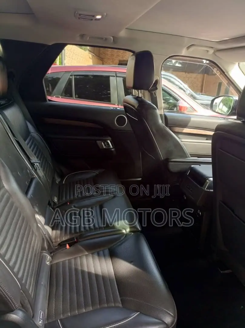 Land Rover Discovery 2018 Gray