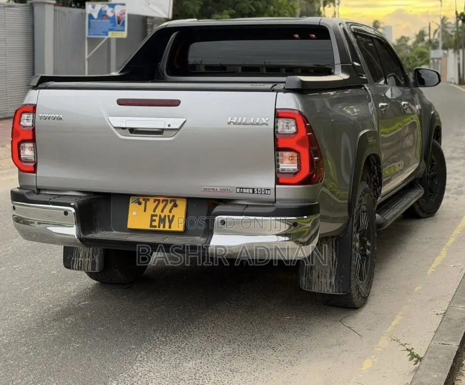Toyota Hilux Revo Double Cab Deisel 2.4 RWD 2021 Silver