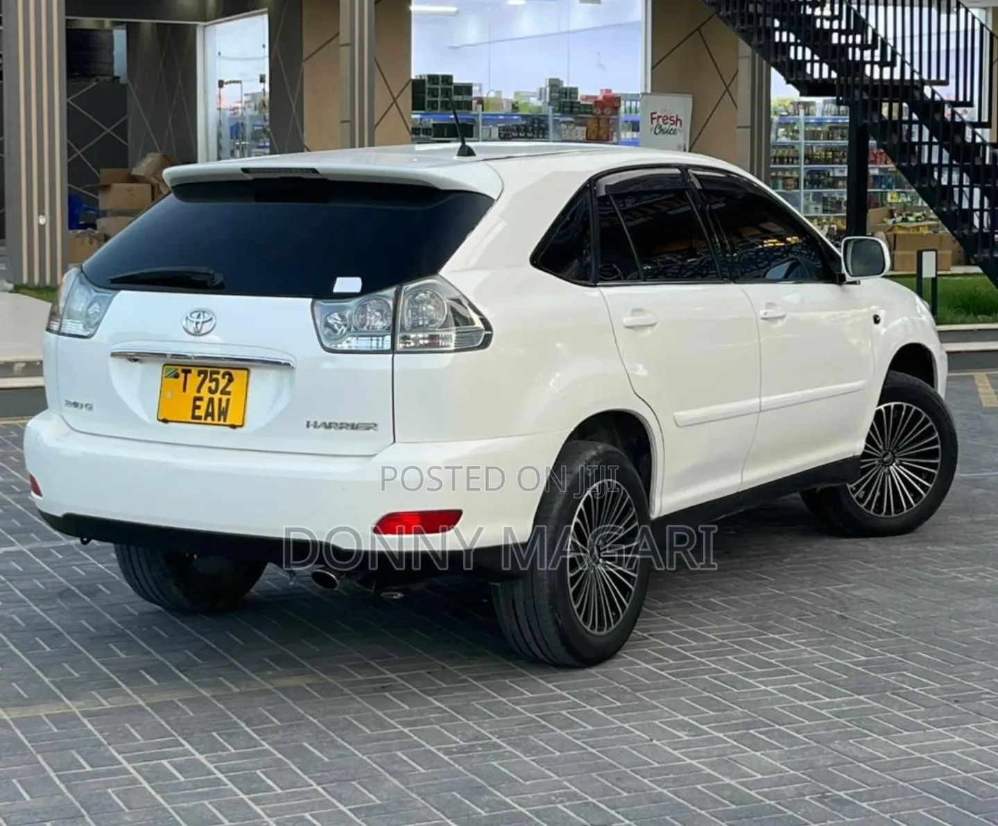 Toyota Harrier 2004 White