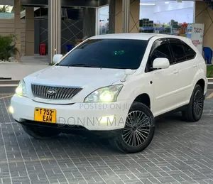 Toyota Harrier 2004 White