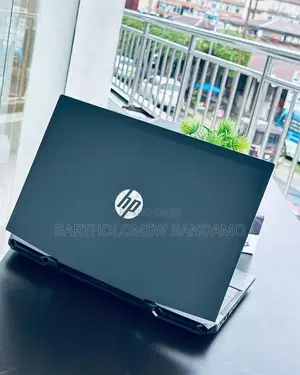 Laptop HP Pavilion 15-cs3063cl 16GB Intel Core i5 HDD+SSD 1T