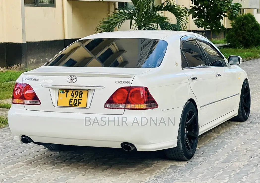 Toyota Crown 2005 Off white