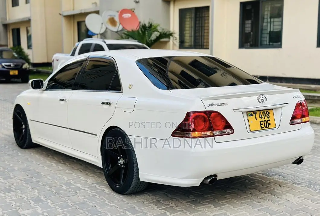 Toyota Crown 2005 Off white