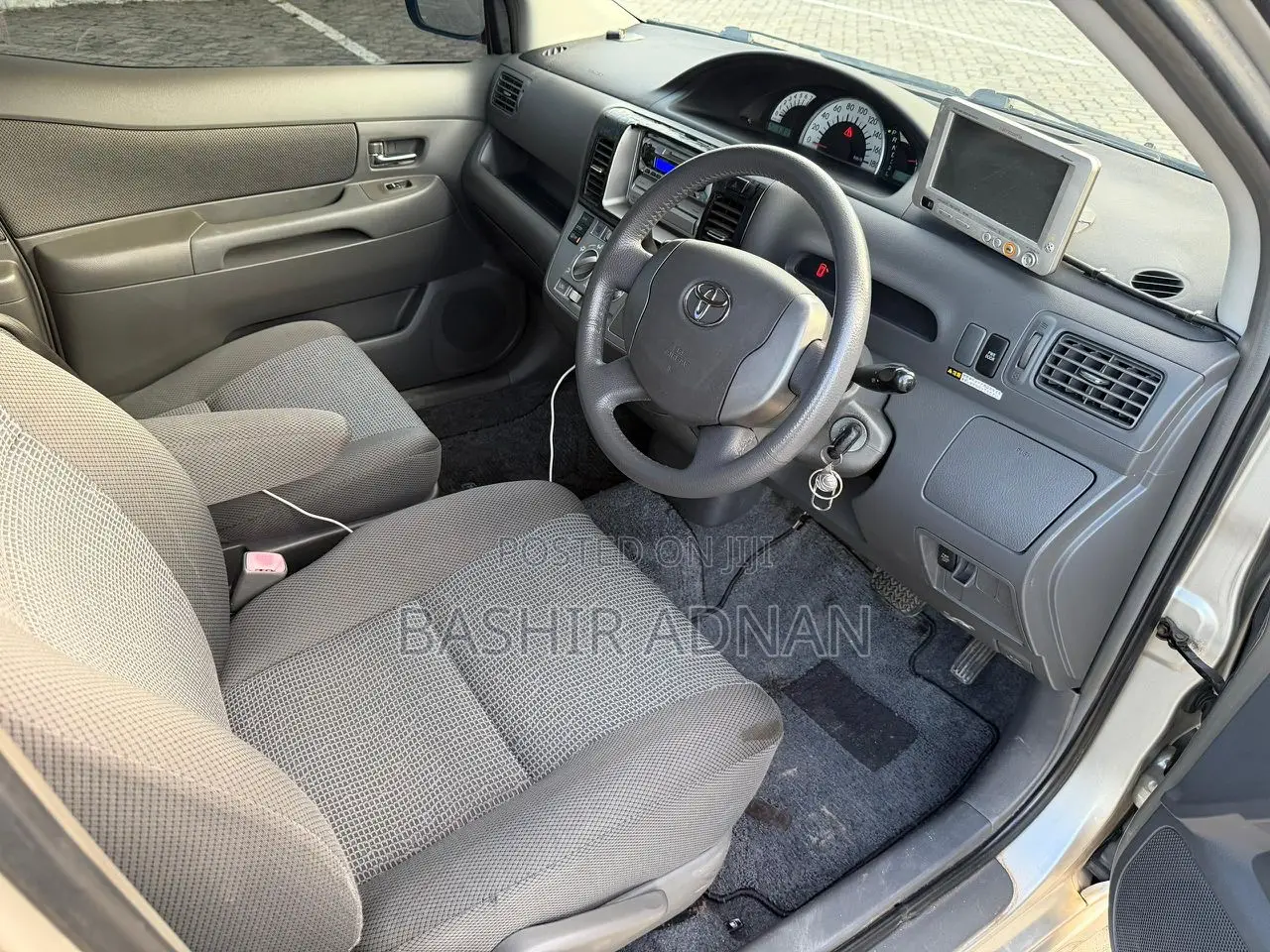 Toyota Raum 1.5 FWD 2005 Silver