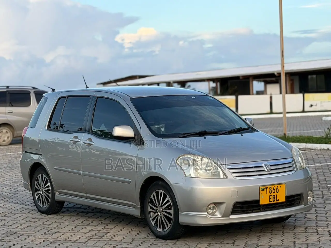 Toyota Raum 1.5 FWD 2005 Silver