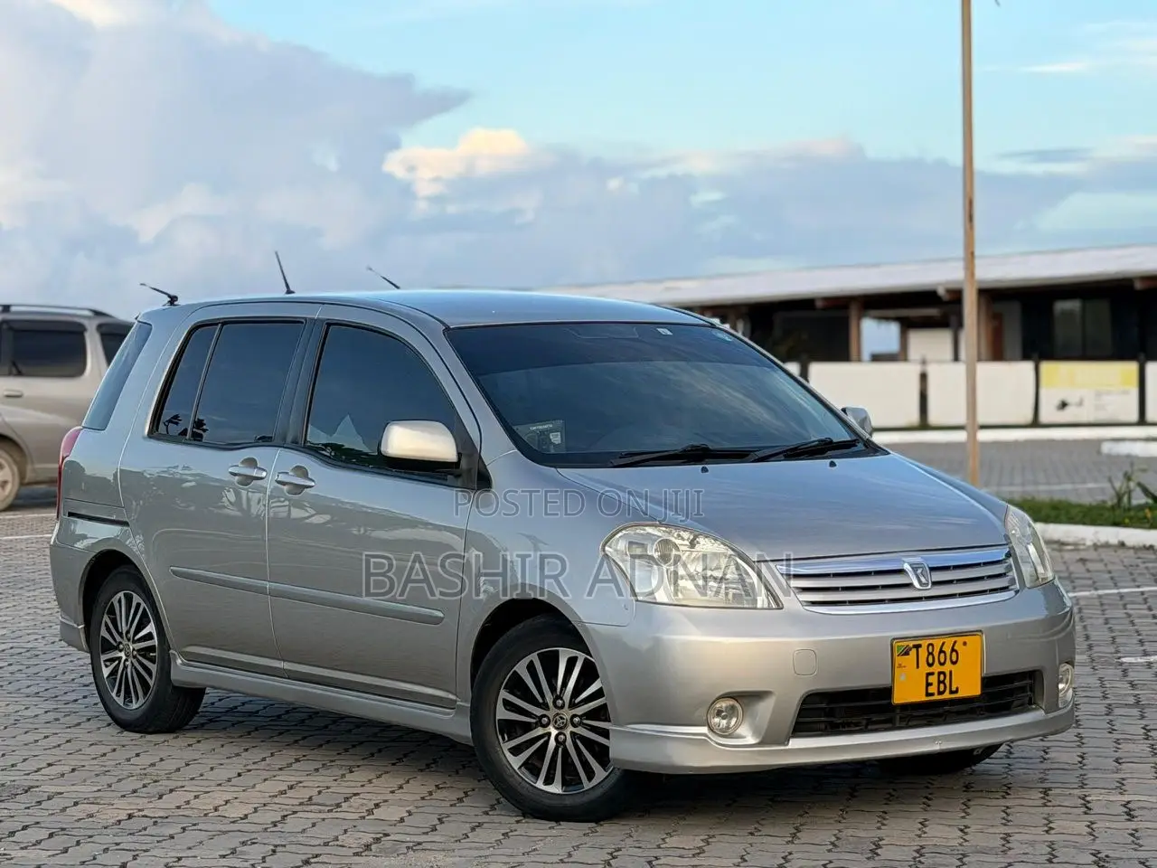 Toyota Raum 1.5 FWD 2005 Silver