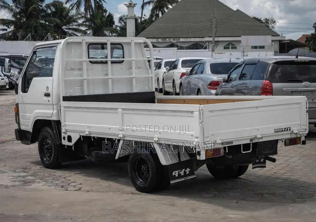 Toyota Dyna 1.5 Tonnes Unregistered(Mpya).