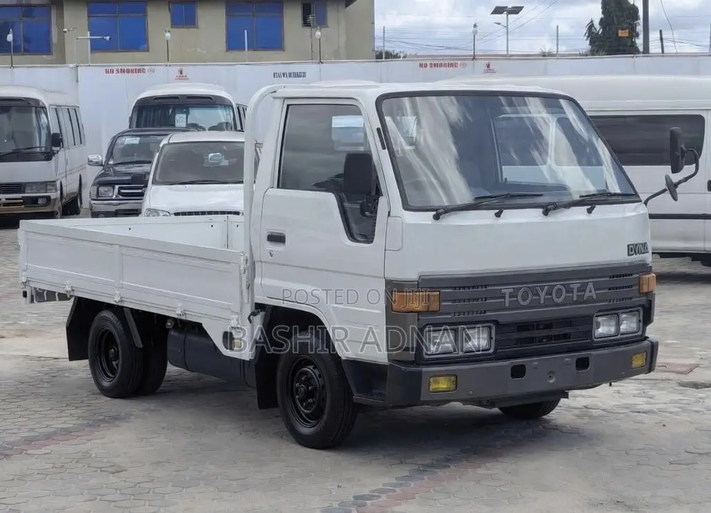 Toyota Dyna 1.5 Tonnes Unregistered(Mpya).