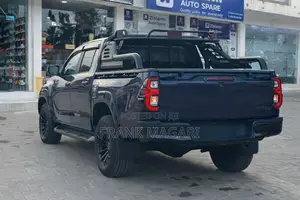 Toyota Hilux 2021 Blue