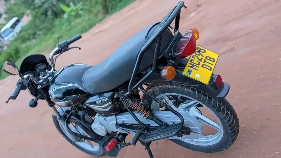 New Bajaj Boxer 125 2025 Black