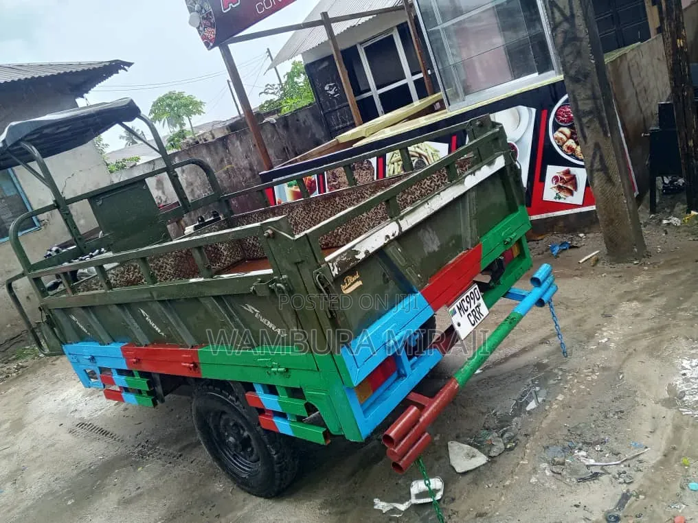 New Bajaj Avenger 200 2025 Green