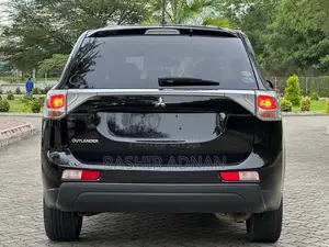 Mitsubishi Outlander 2013 Black