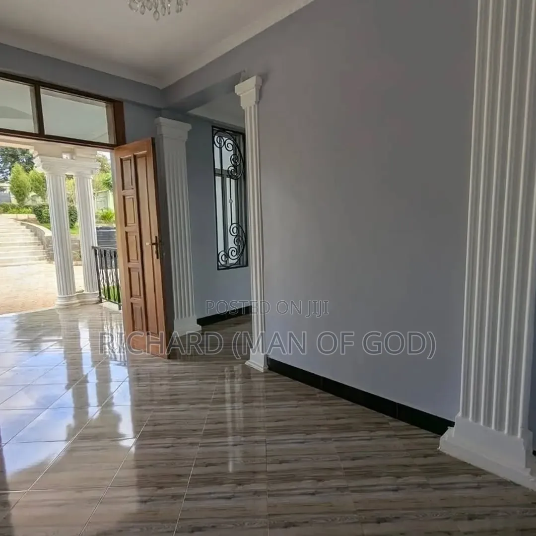 7bdrm House in Arusha for sale
