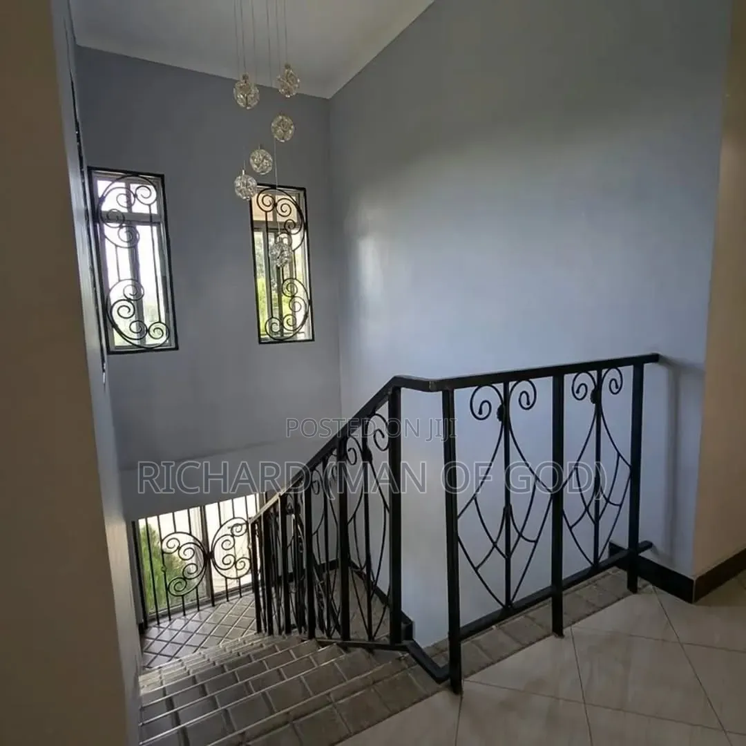 7bdrm House in Arusha for sale