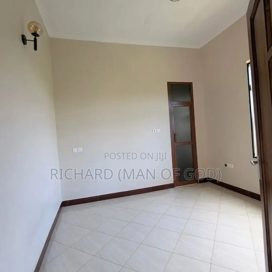 7bdrm House in Arusha for sale