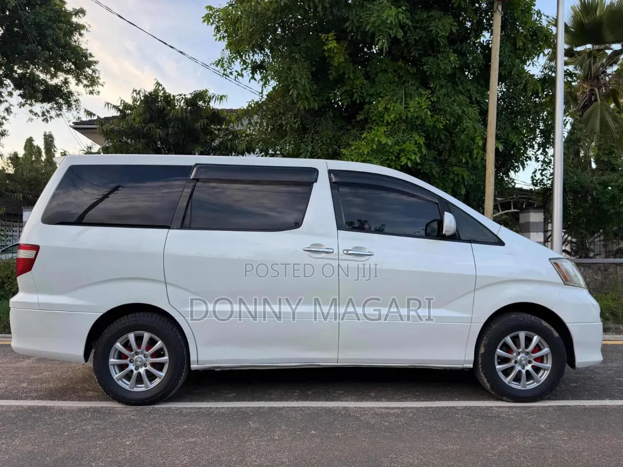 Toyota Alphard 2.4 Petrol AWD 2007 White