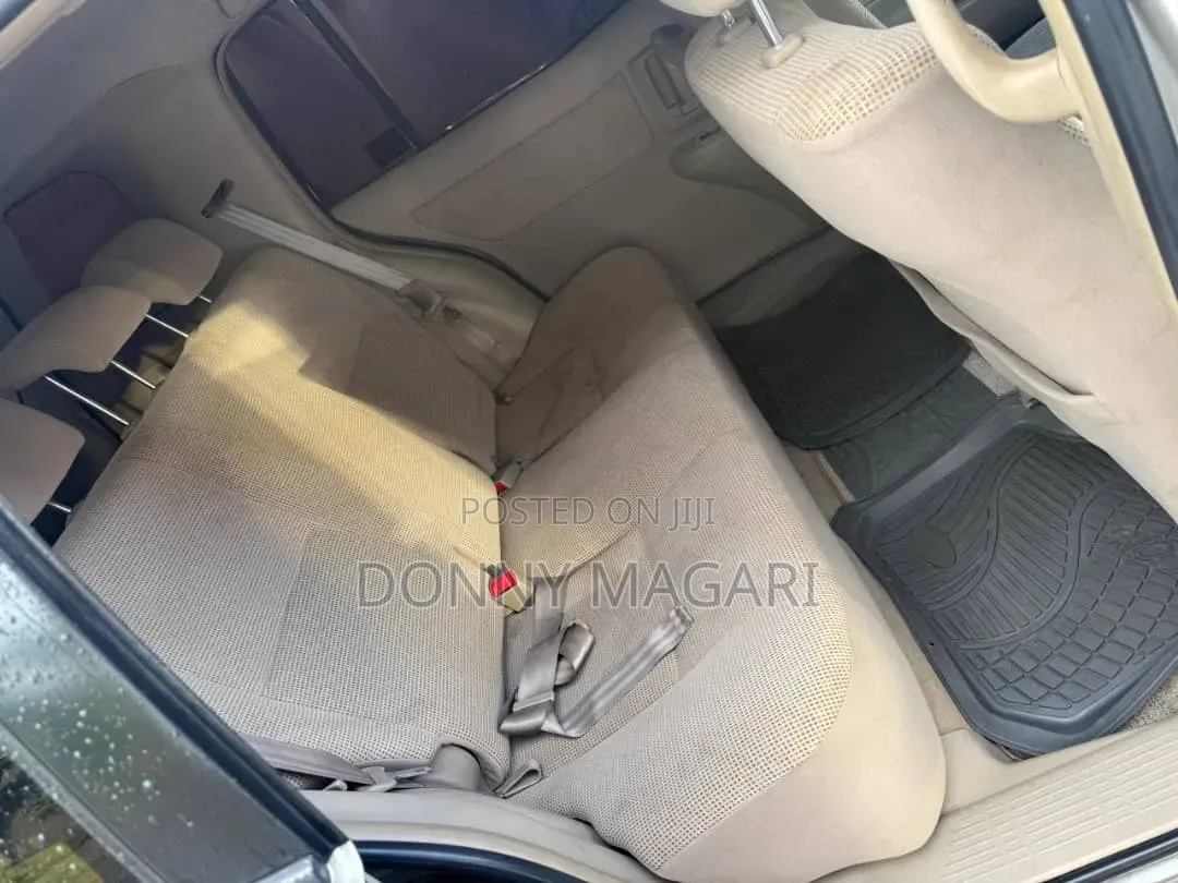 Toyota Raum 2008 Silver