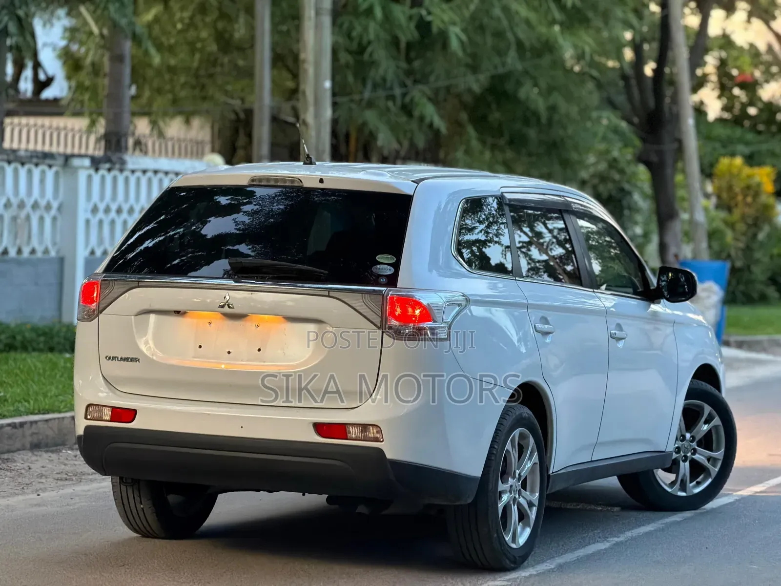 Mitsubishi Outlander 2013 White