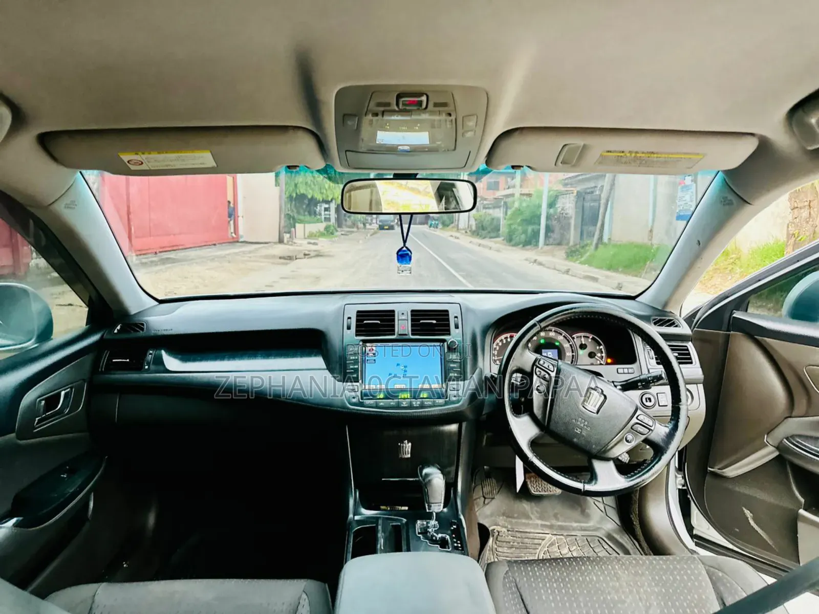 Toyota Crown 2009 Silver