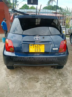 Toyota IST 2004 Blue