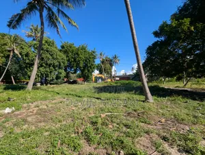 6 Acres (24,100 Sq M) Open Yard Cor Rent in Ununio