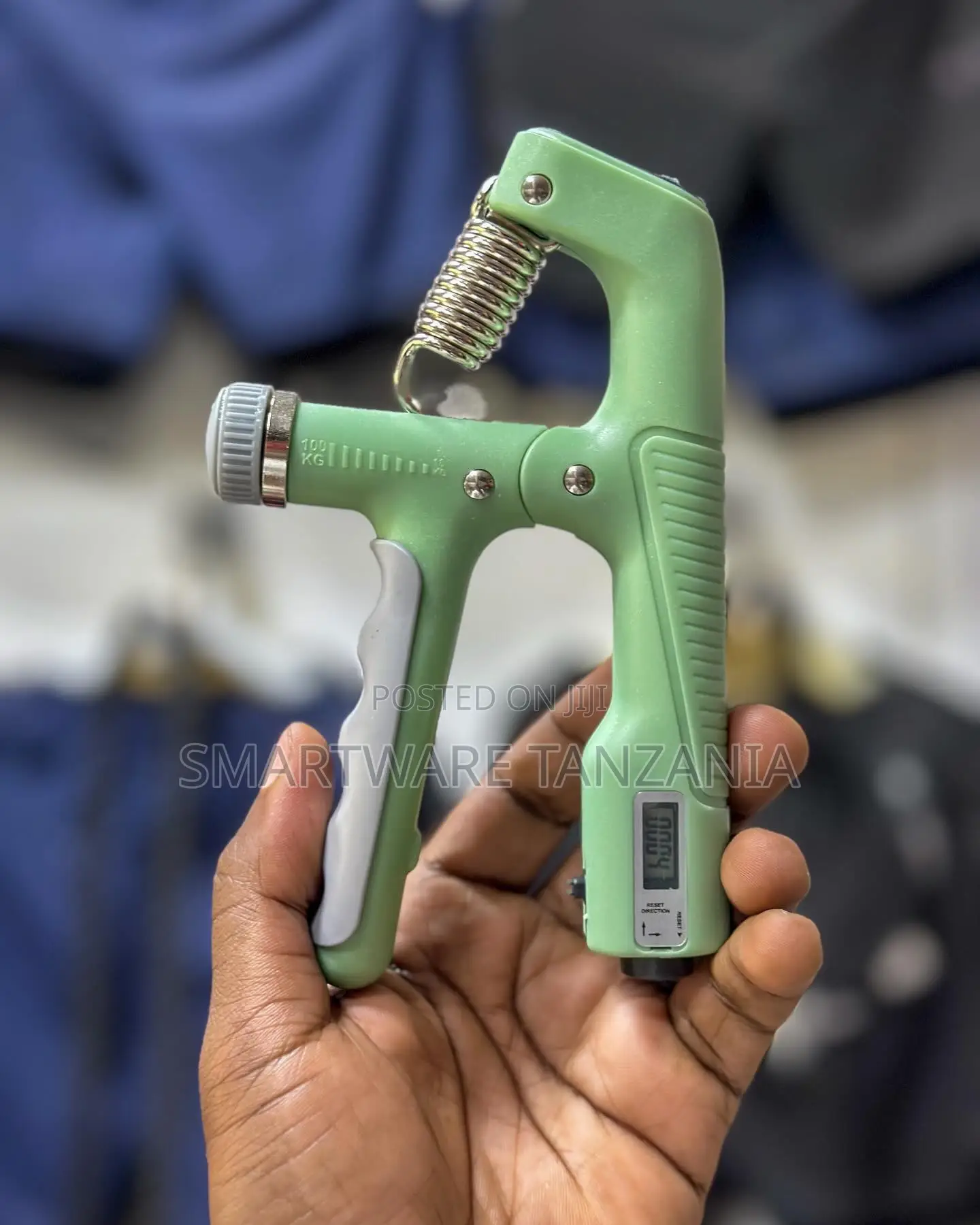 Green Adjustable Grip Strengthener 100kg Digital Rep Counter