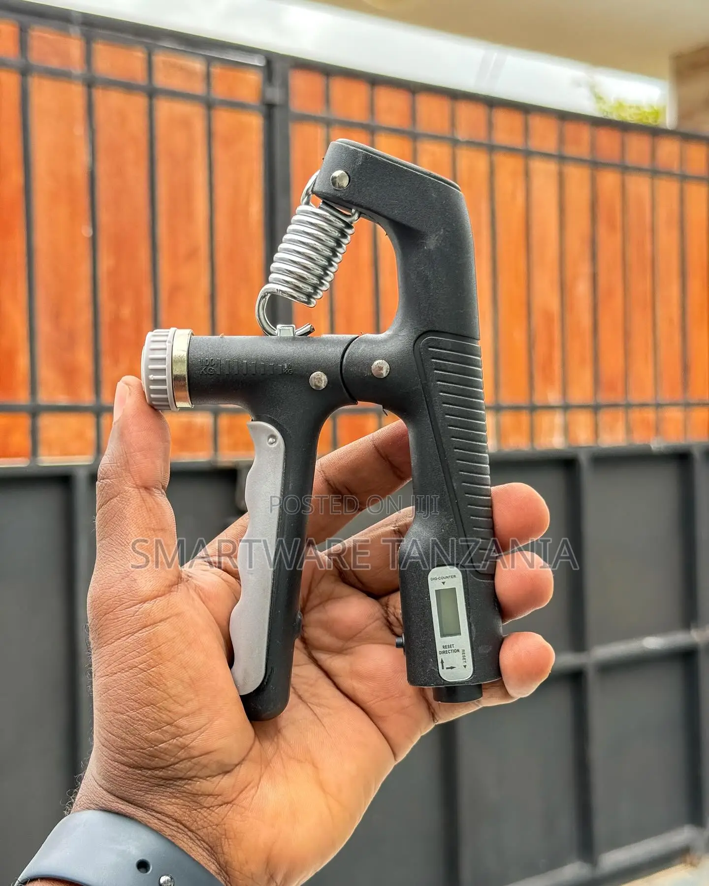 Black Hand Grip Strengthener Adjustable 100kg Digital Counter
