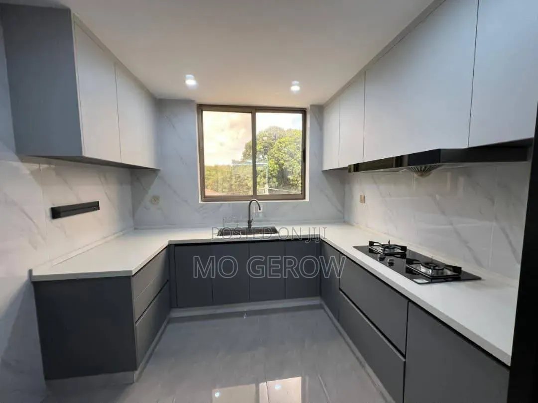 3bdrm Apartment in Oyster Bay for sale