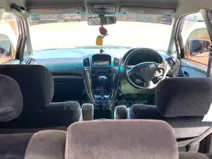 Toyota Harrier 2004 White