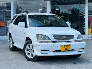 Toyota Harrier 2004 White