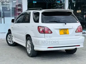 Toyota Harrier 2004 White