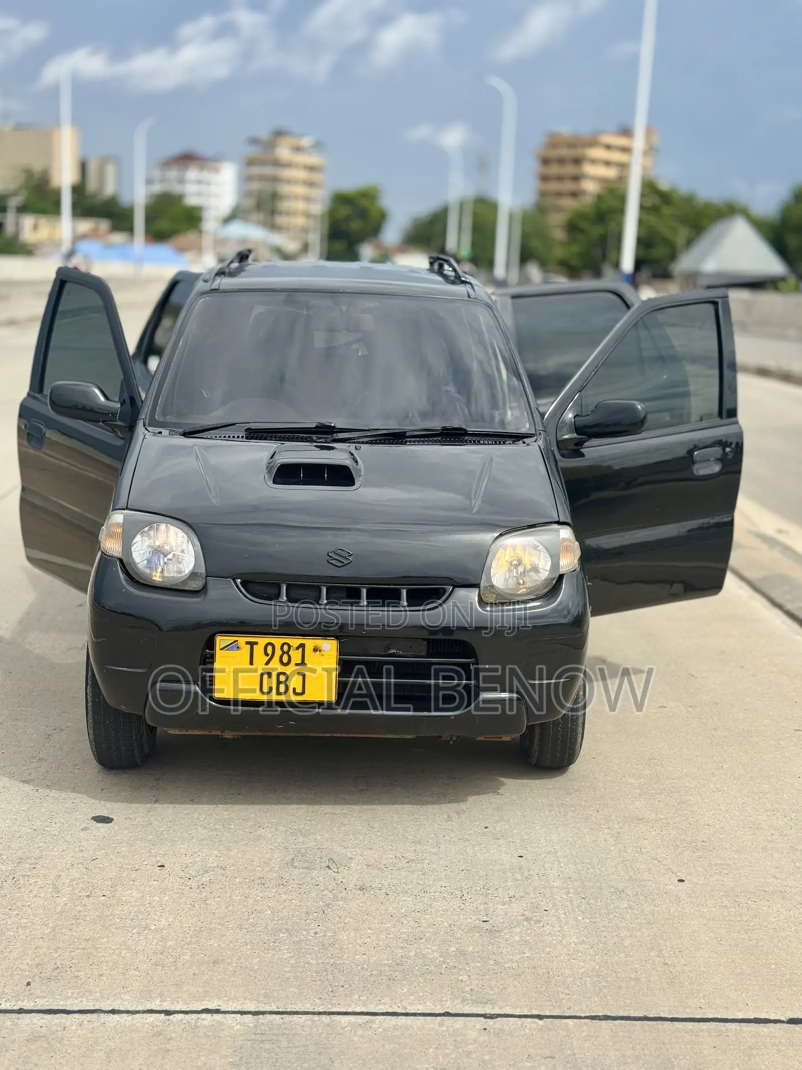 Suzuki Kei 0.7 5dr AWD 2003 Black