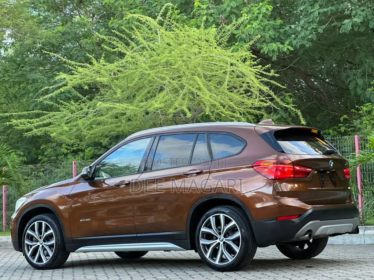 BMW X1 xDrive28i AWD 2016 Brown