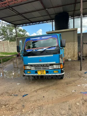 Mitsubishi Canter Tipper