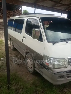 Toyota HiAce 2006 White