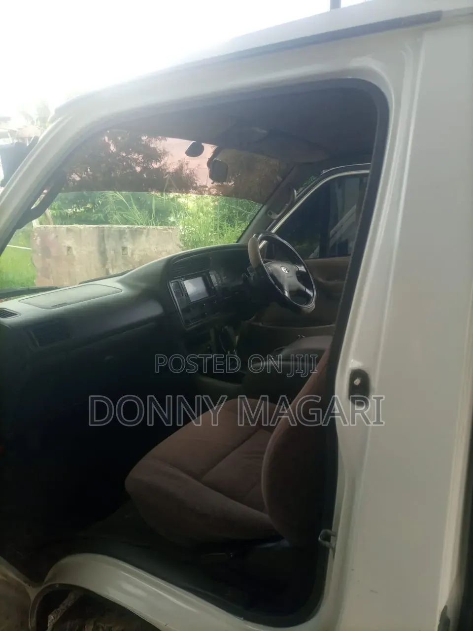 Toyota HiAce 2006 White