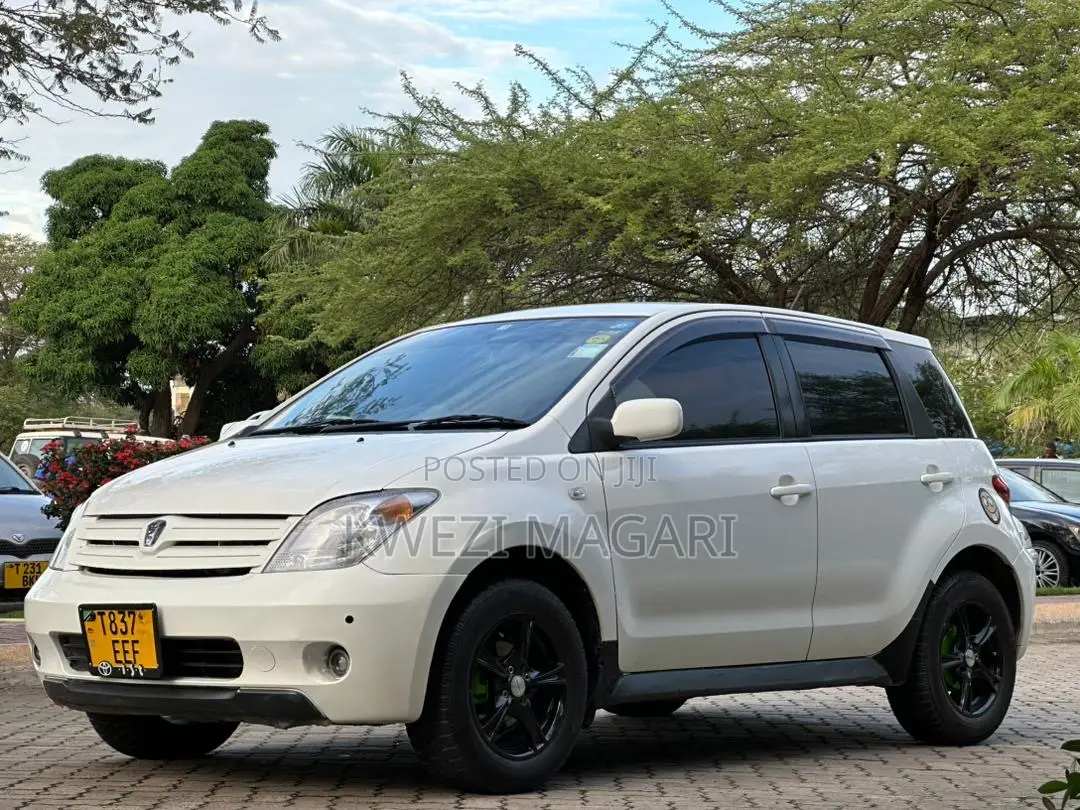Toyota IST 2004 White