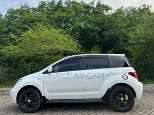 Toyota IST 2004 White