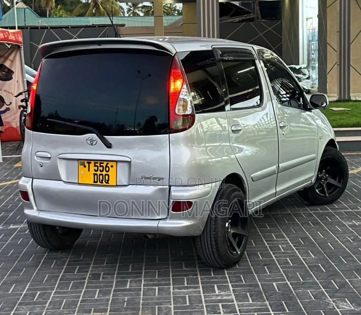 Toyota Fun Cargo 2004 Silver