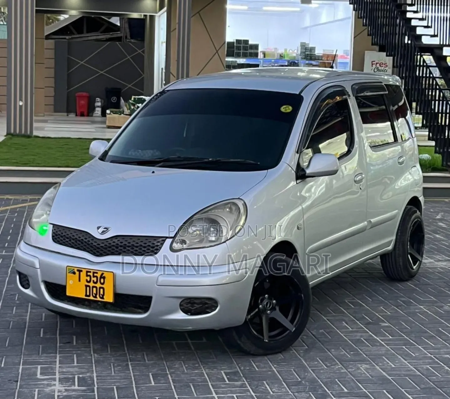 Toyota Fun Cargo 2004 Silver