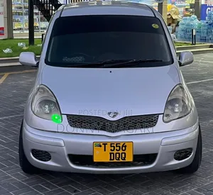 Toyota Fun Cargo 2004 Silver