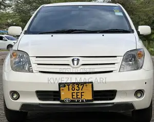 Toyota IST 2004 White